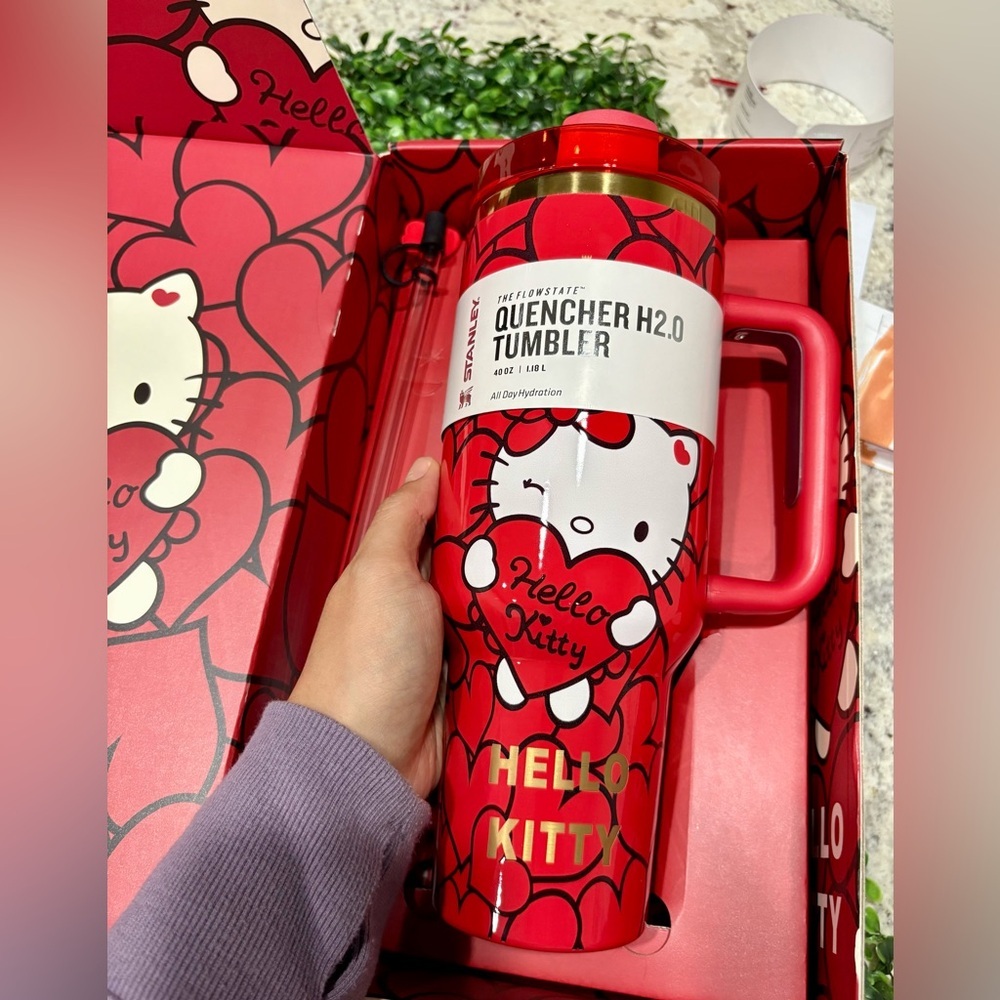 Hello kitty stanley 40 oz - Picture 5 of 6